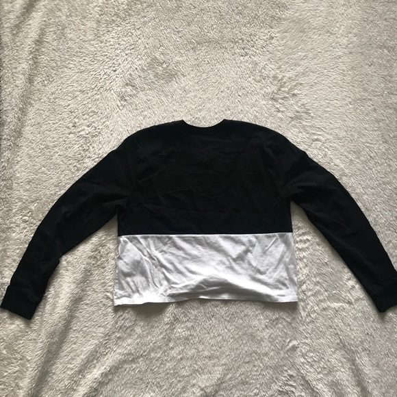 Hollister - Black and White Colorblock Long Sleeve - Picture 4 of 5